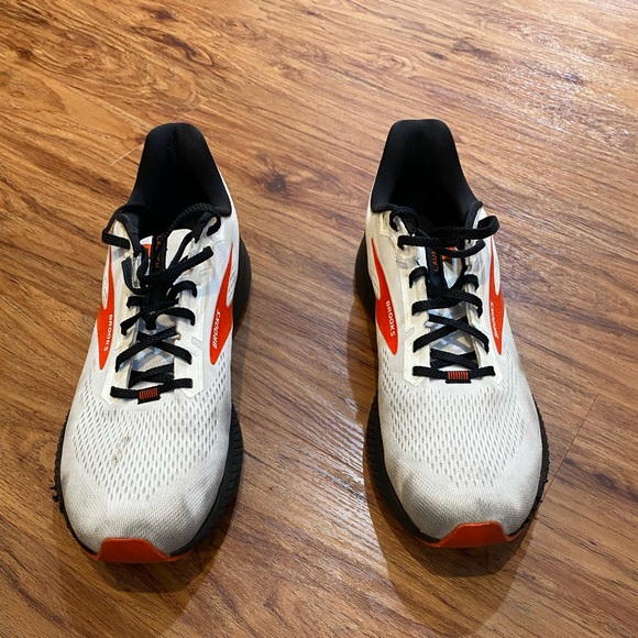 Men’s Brooks Launch 8 Running Shoes - Picture 2 of 4